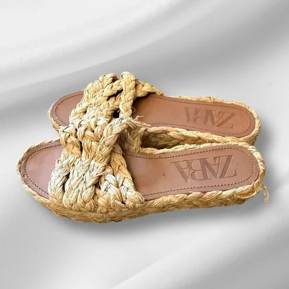 Zara Braided Straw‎ Sandals - Picture 3 of 7